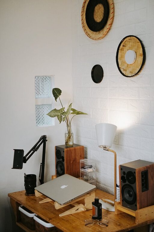 Consejos prácticos para organizar un espacio de trabajo en casa eficiente y cómodo